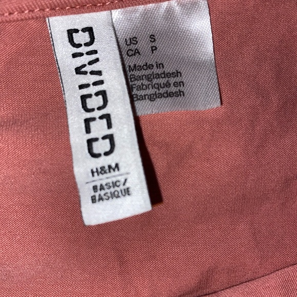 Tank Bundle - 3/$25✨ - Picture 7 of 8